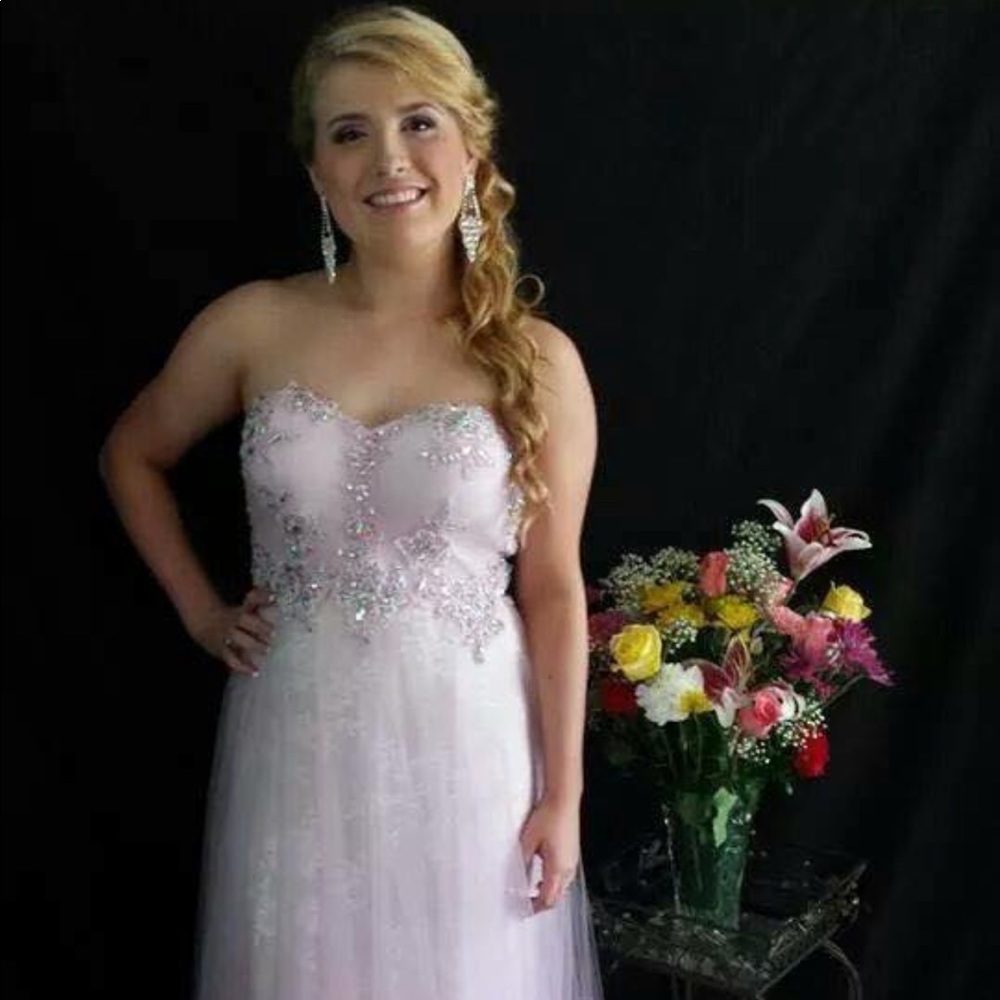 Gigi Size 8 prom dress